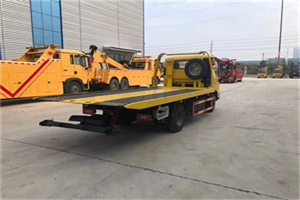 港沿镇非事故拖车