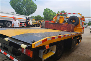 港沿镇附近拖车电话号码服务